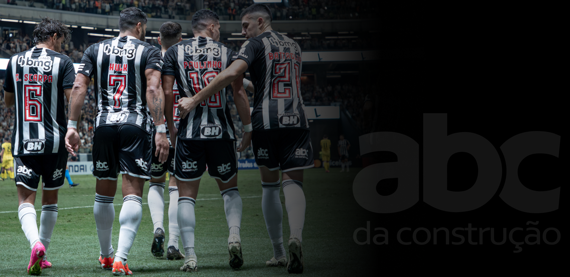 Jogadores do Atlético Mineiro comemorando em campo